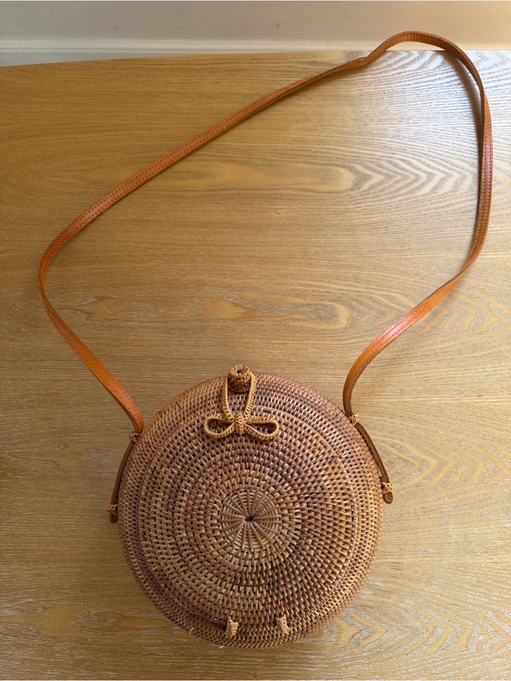 Faithfull the Brand Round Woven Crossbody in Tan Brown